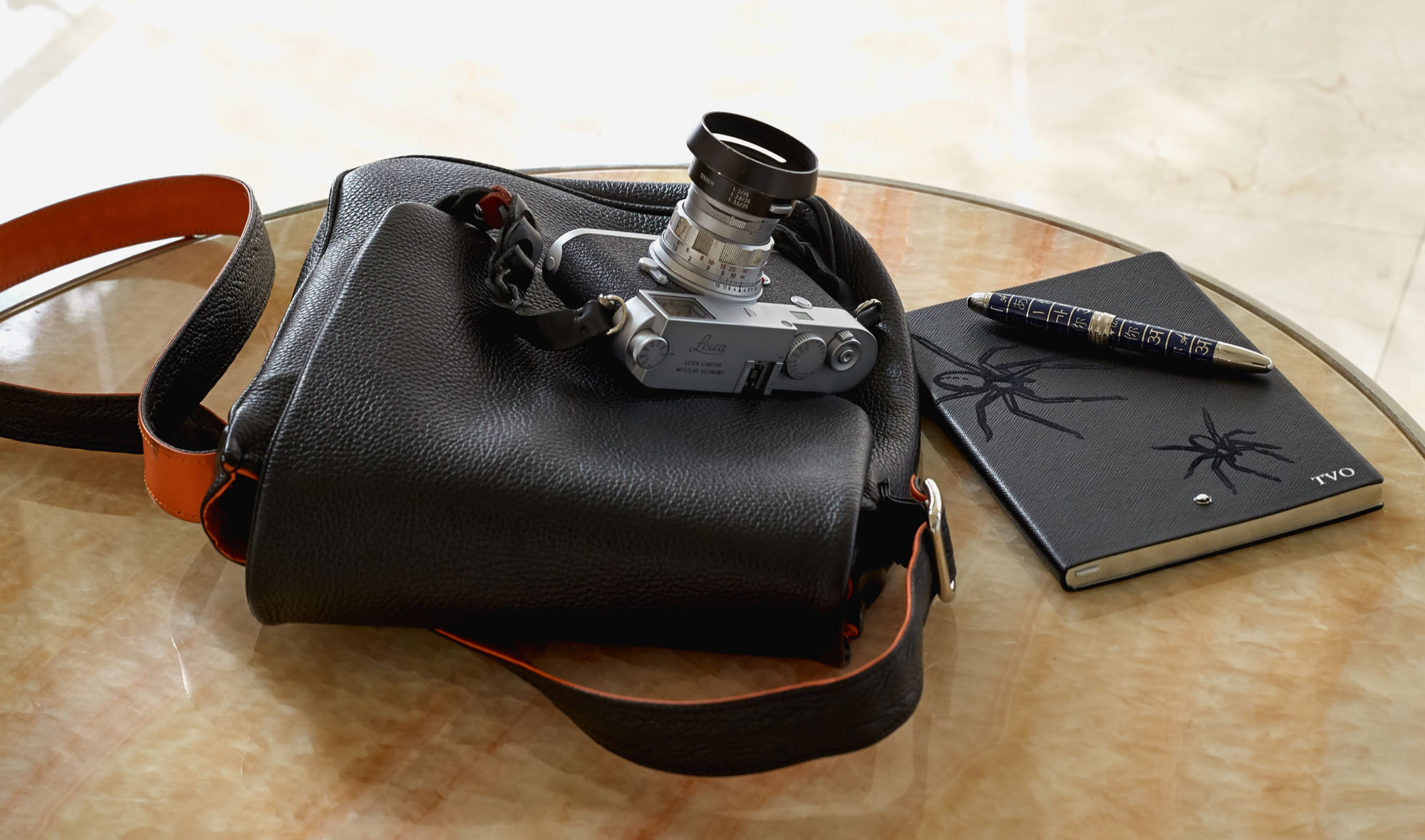 The Von Mini Messenger - The Ideal Walkabout Photographers Camera Bag